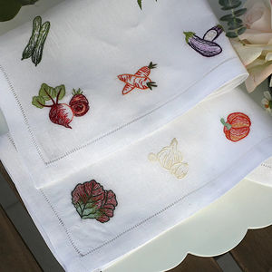 Serviette en lin 100% Garden Medley |   Serviettes de table réutilisables écologiques à motifs floraux pour la salle à manger, les mariages, les restaurants et l'usage domestique - Product Image 1