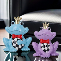 Redeco Creative Grenouille Prince Sculpture Bleu Violet Grenouille Ornements En Céramique Figurines D'animaux Lunatique Décor À La Maison Cadeau