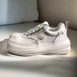 Sneakers personnalisées avec clous pour les lèvres et <span class=keywords><strong>piercing</strong></span> pour <span class=keywords><strong>la</strong></span> langue, sneakers punk <span class=keywords><strong>en</strong></span> métal, chaussures de course pour hommes entièrement personnalisables - Product Image 5