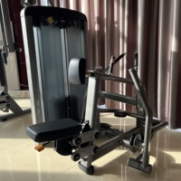 Máquina de remo profesional comercial ajustable de acero con asiento, función de ejercicio para pecho, pila de pesas de 70 kg, características para culturismo