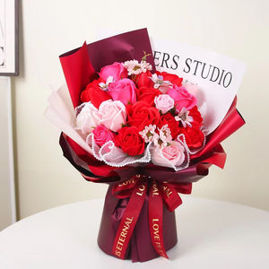 Ramo de Rosas de Jabón Artificial para Bodas, Graduaciones y Navidad - Decoración del Hogar Estilo Coreano, Material de Almidón de Maíz - Product Image 1