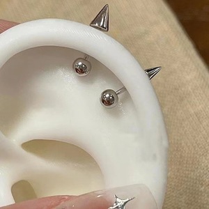 YICAI Minimalista Spike Cartílago Pendientes Acero Inoxidable Spike Ball <span class=keywords><strong>Daith</strong></span> Rock Tragus Helix Piercings Para Mujer <span class=keywords><strong>Hombre</strong></span> - Product Image 1