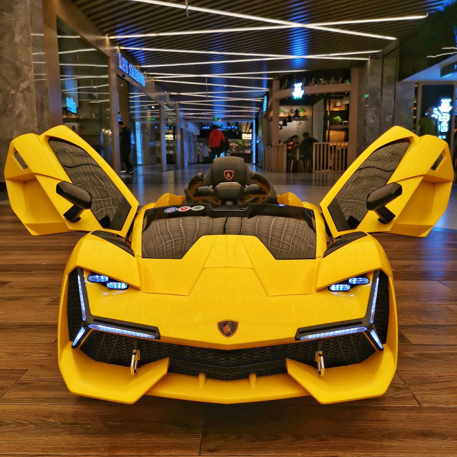 Jaune