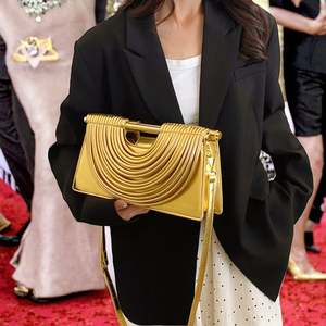 กระเป๋าถือแฟชั่น TOP 2025 สำหรับผู้หญิง หลายสี ทันสมัย เหมาะสำหรับงานปาร์ตี้ ทำจากอะคริลิก สวยงาม สำหรับงานเลี้ยงอาหารค่ำ โปรโมชั่นสุดคุ้ม - Product Image 3