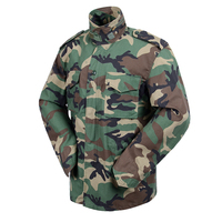 Veste de terrain en polaire camouflage 100 % polyester pour homme, coupe-vent, imperméable, respirante, à capuche zippée, idéale pour l'hiver – Vente en gros