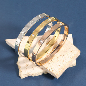 Pulsera de Acero de Titanio Oro Rosa Versión Coreana Auténtica para Mujer, Diseño de Nicho Estilo Viento Frío, Moda Genuina Platino - Product Image 3