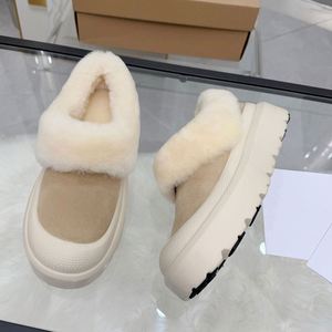 Botas de Invierno Clásicas para Mujer UG de Alta Calidad, Casuales para Interiores y Exteriores, de Satén y Gamuza con Plantilla de Piel, Precio al por Mayor - Product Image 1