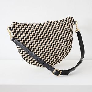 <b>Large</b> Fanny Bag for Ladies Custom PU Leather Black Woven Zig-Zag Belt Bags Zipper Elegant Adjustable Strap Crossbody Waist Bags - Product Image 5