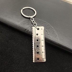 Mini Righello in Metallo da 5 cm con Portachiavi, Scala di Misurazione Portatile Vintage, Ciondolo Righello Dritto, Regalo <span class=keywords><strong>per</strong></span> Artigiani e <span class=keywords><strong>Ingegneri</strong></span> - Product Image 4