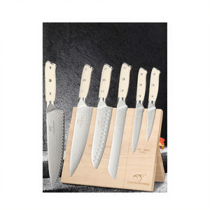 ชุดมีดทำครัวเชฟเหล็กดามัสกัส 6 ชิ้น 67 ชั้น ผลิตด้วยมือ พร้อมด้ามจับพลาสติกแบบใช้ได้ทั้งสองมือ และแท่นวางไม้ - Product Image 2