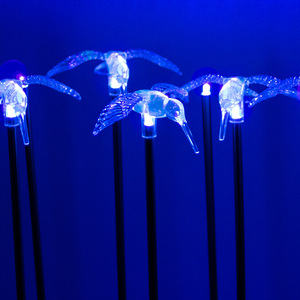 Lampes solaires d'extérieur Hongyixuan en forme de colibris, étanches, à LED, en acrylique, pour décoration de pelouse - Product Image 3