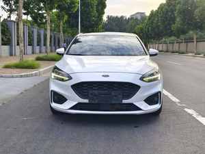 Berline Sportive <span class=keywords><strong>Ford</strong></span> <span class=keywords><strong>Focus</strong></span> 1.5T <span class=keywords><strong>ST</strong></span> Line 2020, Puissance Turbo, Prix Bas, Voiture Familiale Urbaine, Vente en Gros Afrique - Product Image 1