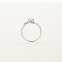 Bague classique à quatre griffes plaquée or 18 carats avec une seule pierre, diamant taille brillant circulaire, bague de fiançailles simple pour femme
