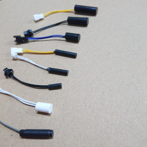 Заводская поставка: черный пластиковый герметичный герконовый переключатель/белый магнитный датчик приближения для сигнализации двери холодильника - Product Image 4