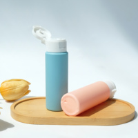 Flacon de voyage compressible de 50 ml, vide, pour cosmétiques, lotion, shampoing, gel douche, en plastique HDPE avec couvercle blanc