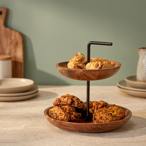 Support à dessert décoratif en bois à 2 niveaux avec poignée en métal moderne, présentoir élégant et durable pour biscuits, collations, gâteaux, décoration - Product Image 1