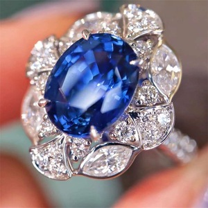 Anello da donna con zaffiro imitazione, design classico ed elegante, gioiello da abbinare per banchetti e uso quotidiano, idea regalo. - Product Image 2