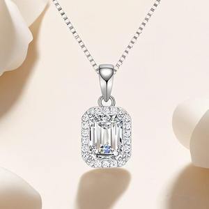 Fábrica al por mayor <span class=keywords><strong>Moissanite</strong></span> diamantes Esmeralda collar joyería de plata 925 <span class=keywords><strong>Moissanite</strong></span> cadena colgante collares para mujeres - Product Image 1