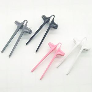 Anillo de dedo nuevo para palillos, para recoger bocadillos sin ensuciar las manos, auxiliar para juegos y para comer sin esfuerzo, venta al por mayor personalizada - Product Image 3
