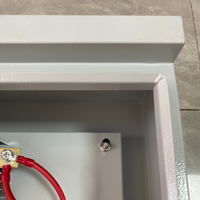 Boîtier de Combinaison Photovoltaïque Solaire à 2 Entrées IP65 Étanche avec Protection Contre les Surtensions MCB SPD 1000V CC en Acier et ABS pour Extérieur