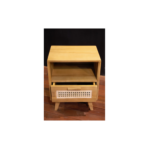 La mesita de noche Enzo combina un diseño moderno y elegante con una textura de madera lujosa, ofreciendo un almacenamiento elegante. - Product Image 4