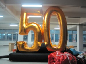 Numéro 50 gonflable doré pour événements publicitaires en extérieur - Product Image 3