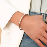 Bracelets et joncs de mode pour femmes, minimalistes, surface lisse, plaqué or 18 carats, acier inoxydable, bracelet femme