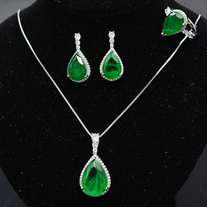 Venta al por mayor verde lágrima pendientes pendiente y collar de fiesta conjunto de joyas - Product Image 2