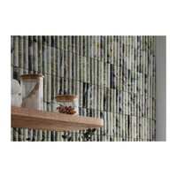 Carreaux de marbre cannelés polis, panneaux de porte à bordure crayon, mosaïque murale en pierre de travertin Bianco Carrara personnalisée pour douche