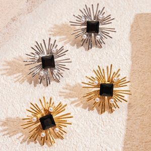 Pendientes colgantes geométricos de flores únicas para mujer, joyería de moda con accesorios de personalidad para fiestas, regalos - Product Image 3