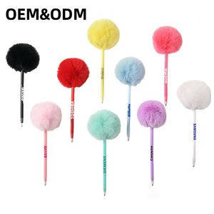 Stylos à bille Kawaii en gros MANMU Modèle 606 0,7 mm, design cœur en peluche, pompon, encre noire, promotionnels pour le bureau - Product Image 1