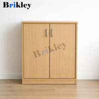 Casier moderne étanche en panneau MR avec tringle à vêtements, serrure numérique, poignée en bois, design compact en stratifié pour usage bureautique