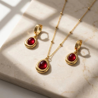 Parure de bijoux pour femme en acier inoxydable plaqué or 18 carats, collier avec pendentif ovale en pierre rouge et chaîne à billes perlée, boucles d'oreilles pendantes créoles Huggie, cadeau