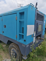 Compresseur d'air diesel d'occasion AIRMAN PESJ380 Année 2019 Grand débit d'air pour la construction routière et le sablage