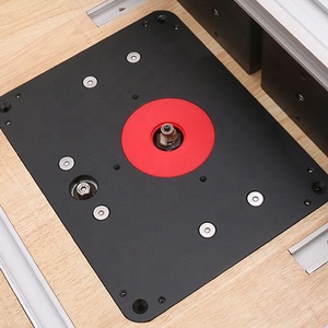 Set di installazione completo del sistema di sollevamento del Router con piastra in alluminio da 9 1/<span class=keywords><strong>4</strong></span> "<span class=keywords><strong>X</strong></span> 11-<span class=keywords><strong>4</strong></span>/<span class=keywords><strong>5</strong></span>" con diversi collari riduttori - Product Image 2