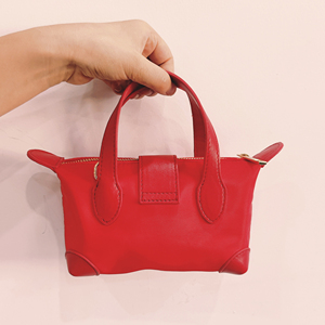 Sacs fourre-tout mini rouges de Noël personnalisés avec bandoulière amovible, sac bandoulière portable de voyage, sac à bandoulière zippé pour l'été et l'automne - Product Image 4