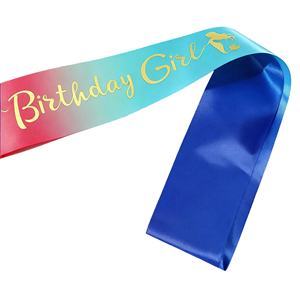 Écharpe de sirène arc-en-ciel ombrée en tissu – Matériau non toxique et réutilisable, design portable pour événements intérieurs/extérieurs - Product Image 3