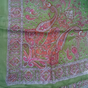 Bufanda Pashmina con estampado floral estilo europeo ligero con logotipo personalizado, bufanda de invierno de poliéster VISCOSA LUREX para uso diario, accesorio de primavera - Product Image 1