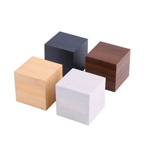 Réveil en bois numérique led café du <span class=keywords><strong>matin</strong></span> avec chargement sans fil cube personnalisé table de bureau horloge table en bois - Product Image 5