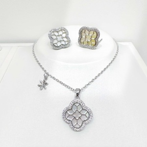 Conjunto de joyería de moda chapado en oro con collar y pendientes de plata 925 con diseño de flor y gema, estilo trébol clásico, para fiesta - Product Image 2