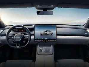 Guida a Sinistra per Lynk&Co Su7, Auto Elettrica Coupé 4 Porte 5 Posti, Veicolo a Nuova Energia EV di Produzione Cinese - Product Image 6