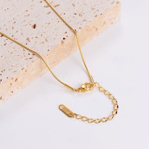 Collier pendentif en or inaltérable avec chaîne, en acier inoxydable fin plaqué or 18 carats, pendentif balle tendance pour homme - Product Image 2