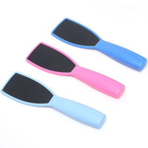 Lima <span class=keywords><strong>de</strong></span> pies y exfoliante <span class=keywords><strong>de</strong></span> doble cara personalizada con cuchilla para pies y cepillo <span class=keywords><strong>de</strong></span> limpieza para eliminar piel muerta y callosidades - Product Image 5