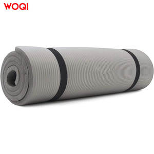 Esterilla de yoga Woqi de 6 mm de grosor, de TPE, para ejercicios de fitness, gimnasio, danza, artes marciales, color gris, forma cuadrada. - Product Image 3