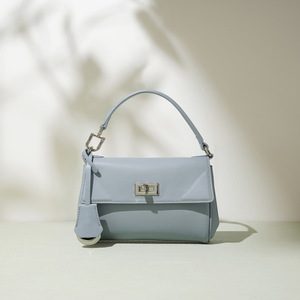 <span class=keywords><strong>Borsa</strong></span> Quadrata di Alta Qualità in Vera Pelle, <span class=keywords><strong>Borsa</strong></span> a <span class=keywords><strong>Tracolla</strong></span> da Donna con Chiusura a Lucchetto, Borse da Donna all'Ingrosso a Prezzi Bassi - Product Image 2