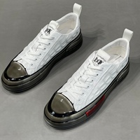 Baskets montantes à lacets pour hommes en cuir pleine fleur véritable haut de gamme, tendance, polyvalentes, blanches, de luxe de niche, couleur unie, semelle en caoutchouc