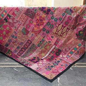 Pañuelos Vintage de Seda Kantha con Parches, Tejido 100% Algodón, Edredones Kantha Hechos a Mano para Uso en el Hogar y Hoteles, Precio al por Mayor - Product Image 1