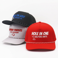 Casquette de sport en polyester blanc imperméable, découpée au laser, avec patch en caoutchouc et logo personnalisé, vente en gros
