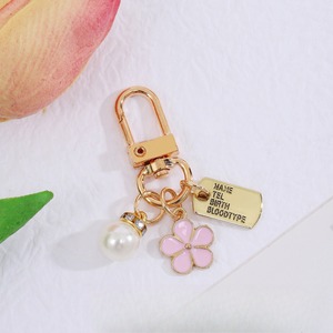 Portachiavi Personalizzati con Fiori e Perle, Charm per Borse da Donna, Portachiavi in Metallo Smaltato, Charm per Auto, Decorazione per Telefono, Gioielli Fai-da-Te, Regali - Product Image 5