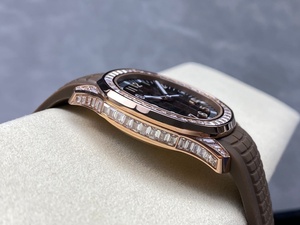 Reloj automático de lujo para hombre, de oro rosa, con esfera a cuadros color café, correa de caucho marrón, bisel con diamantes, calendario, resistente al agua, reloj de moda - Product Image 5